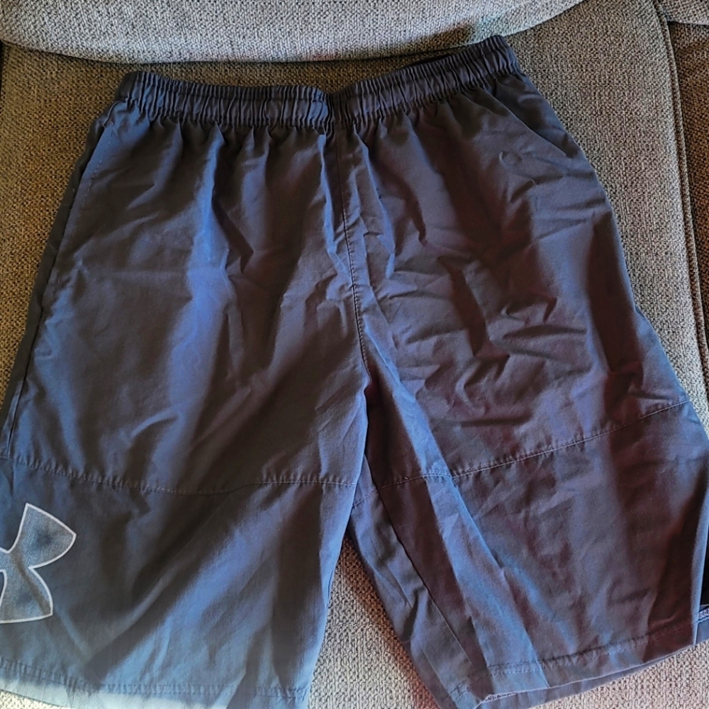 Under Armour Large athletic shorts